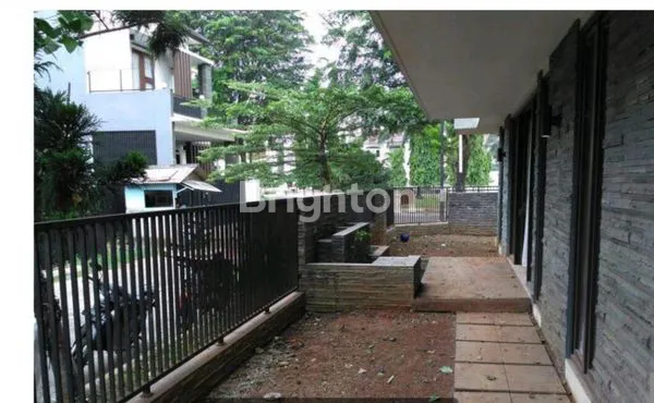 image RUMAH TINGKAT HOEK  PURI SEKTOR 9 BINTARO JAYA TANGERANG SELATAN (7)