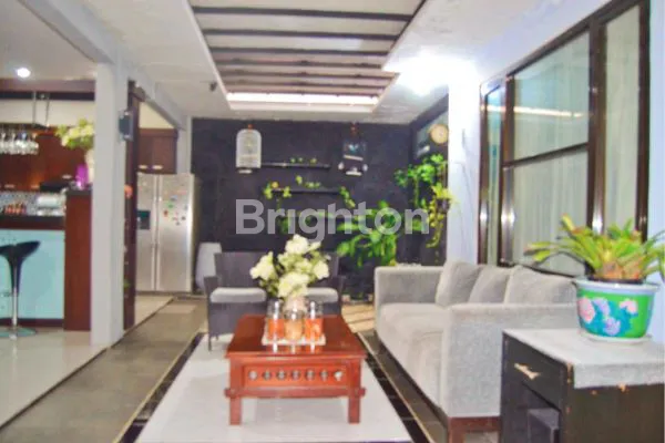 image RUMAH BAGUS ELIT 2 LT FULL FURNISHED DI RIVERSIDE KOTA MALANG (2)