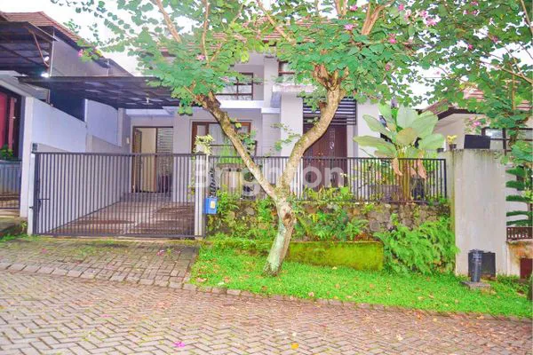 image RUMAH BAGUS ELIT 2 LT FULL FURNISHED DI RIVERSIDE KOTA MALANG (8)
