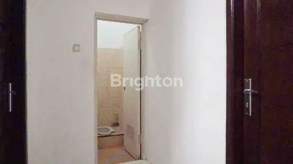 image RUMAH BAGUS MODERN KOKOH 2 LT HARGA MURAH DI SULFAT KOTA MALANG (5)