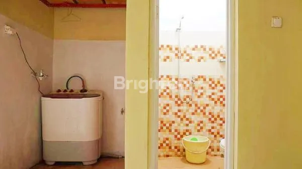 image RUMAH BAGUS MODERN KOKOH 2 LT HARGA MURAH DI SULFAT KOTA MALANG (2)