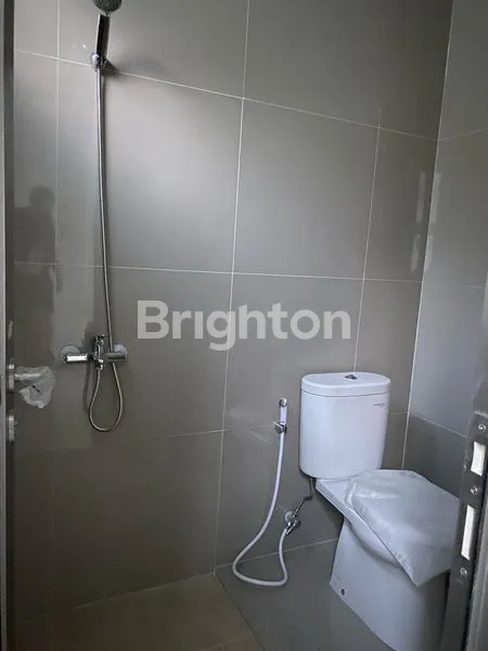 image RUMAH GRESS BARU (SIAP HUNI) 2 LANTAI DI GREENLAND RESIDENCE CLUSTER GARBERA (4)