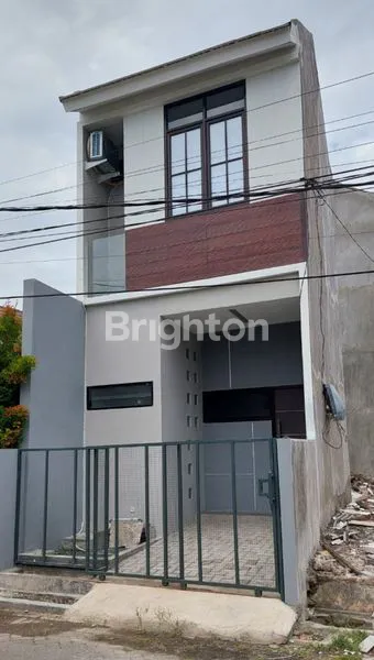 image RUMAH CANTIK MINIMALIS 2 LT BANGUNAN BARU UNDER 600 JT NEGO LOKASI WONOREJO (1)