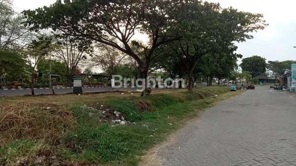 image RUKO 2 LANTAI DI NOL JALAN UTAMA/KEMBAR PERUMNAS KOTABARU DRIYOREJO (3)