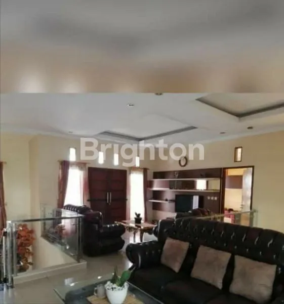 image RUMAH 2,5 LANTAI KOKOH TERAWAT (1)