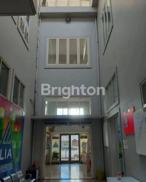 image RUMAH USAHA DI 0 JALAN GAYUNGSARI STRATEGIS (4)