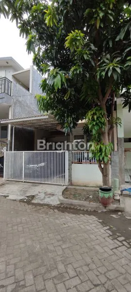 image RUMAH 2 LANTAI SIAP HUNI PANMEN DEPAN TAMAN BANGUNAN CUKUP BARU DEKAT KENJERAN PAKUWON CITY MERR (4)