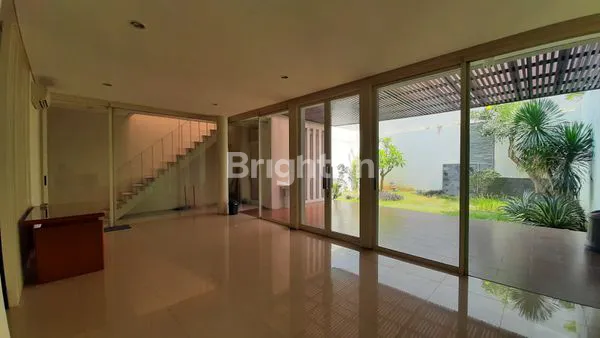 image RUMAH MODERN MINIMALIS 2 LANTAI CITRALAND DEPAN SURABAYA BARAT DEKAT UNESA, SEKOLAH CIPUTRA, PAKUWON MALL, GWALK (4)