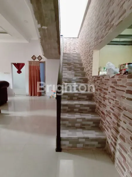 image RUMAH 2 LANTAI SIAP PAKAI LOKASI MRANGGEN DEKAT SEMARANG (3)