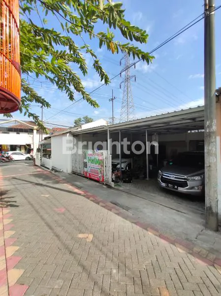 image RUMAH HITUNG TANAH BISA UNTUK USAHA LOKASI SIMO GUNUNG DEKAT PUSAT KOTA (2)