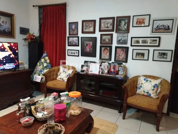 image RUMAH DI JEMURSARI (8)