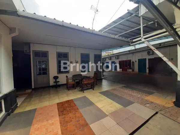 image RUMAH PASAR BARU LOKASI SANGAT KOMERSIAL , AKSES STRATEGIS KE TOL ANCOL - KOTA - HARMONI  (4)