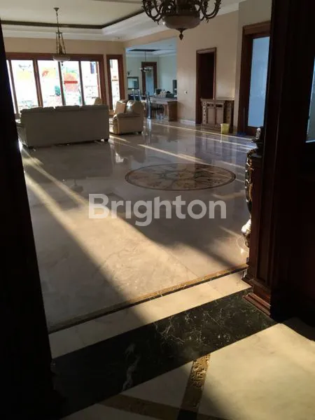 image RUMAH DI JALAN PROTOKOL UTAMA SEMARANG (2)