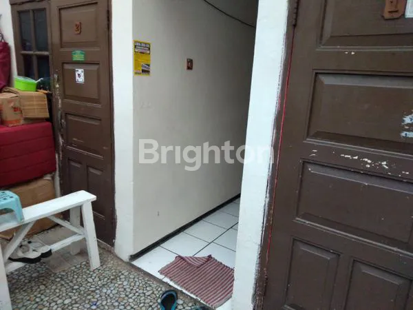 image KOST-AN TERISI BUTUH UANG BANGET !!! (3)