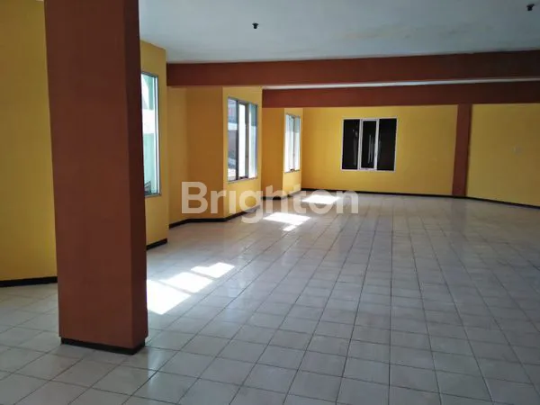 image DAERAH RAMAI JALAN UTAMA BANYAK KAMPUS (5)