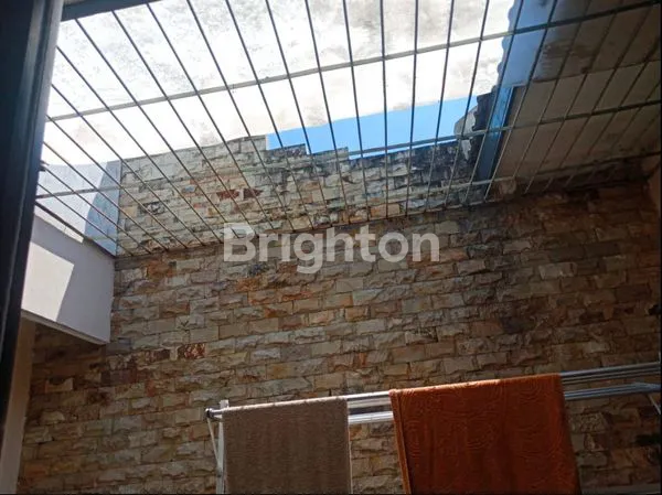 image KLAMPIS ANOM, RUMAH LAMA TERAWAT SIAP HUNI DKT KE RAYA MERR  (5)