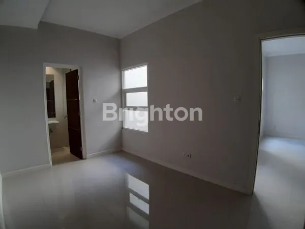 image RUMAH CIAMIK SIAP HUNI DI LEBAK INDAH JAYA SURABAYA (8)