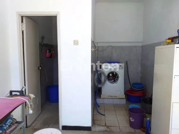 image RUMAH DI JALAN MALABAR MALANG (7)