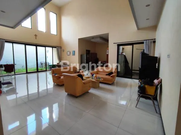 image RUMAH DI JALAN RAYA GRAHA GOLF ARAYA (2)