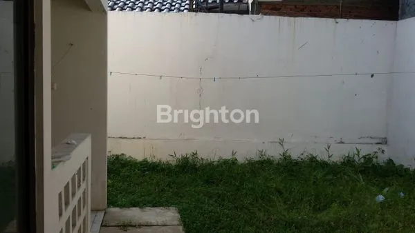 image RUMAH CANTIK DI PERUMAHAN YANG NYAMAN (6)