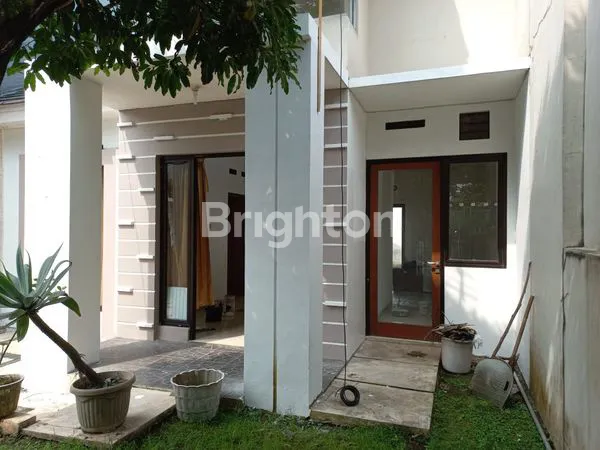 image RUMAH CANTIK DI PERUMAHAN YANG NYAMAN (4)