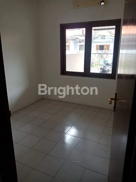 image RUMAH 2 LANTAI, TERAWAT DAN SIAP HUNI DI CITRA HARMONI SIDOARJO (3)