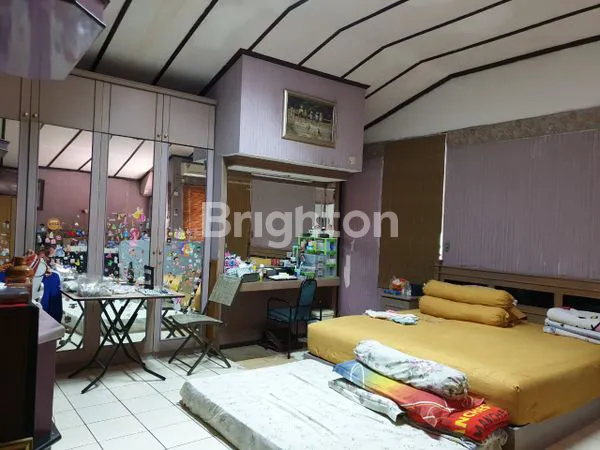 image RUMAH 2 LANTAI DUKUH PAKIS LOKASI STRATEGIS (8)