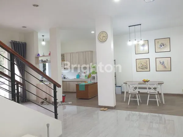 image RUMAH CANTIK TERAWAT SIAP HUNI DI PONDOK HIJAU GOLF (1)