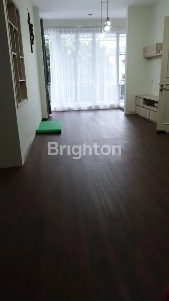 image RUMAH CANTIK TERAWAT SIAP HUNI DI PONDOK HIJAU GOLF (2)