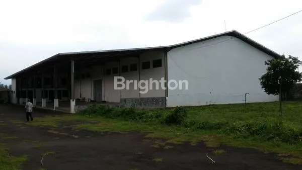 GUDANG DAN TANAH LUAS