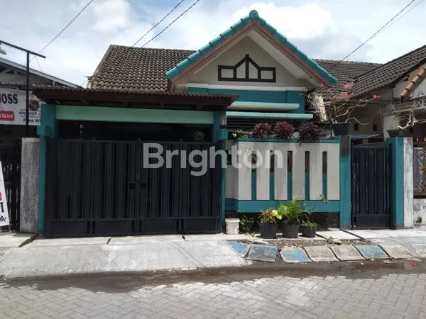 image RUMAH CANTIK HARGA MENARIK DI WAGE - TAMAN SIDOARJO (1)