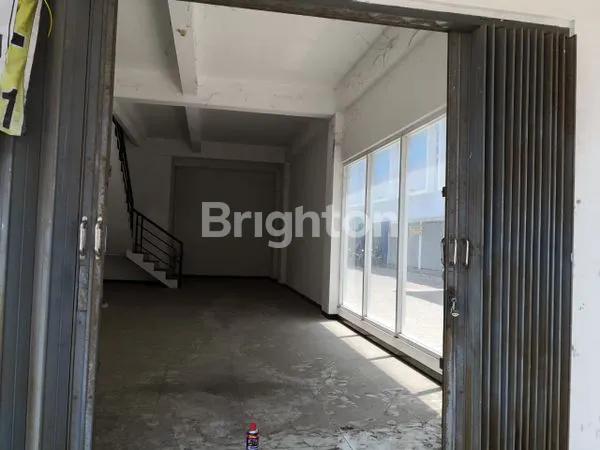 image RUKO 3LT  SANGAT STRATEGIS KONDISI BARU GRESS NOL.JALAN RAYA KOTA TUBAN (8)