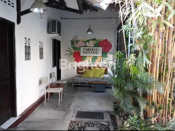 image VILLA MEWAH DI MANTRIJERON, KOLAM RENANG PRIBADI (2)