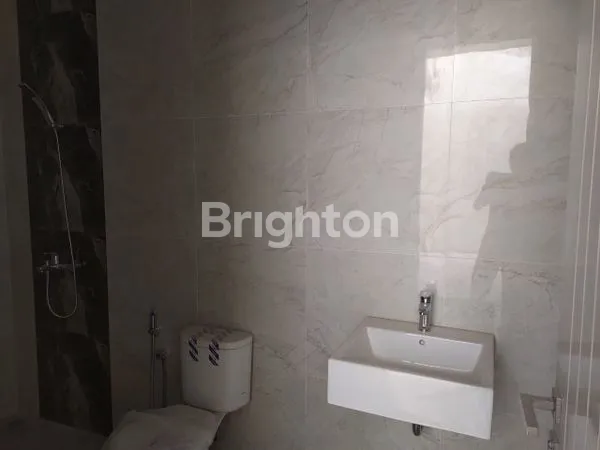 image RUMAH BARU GRESS 2 LANTAI DI RUNGKUT ASRI UTARA (7)