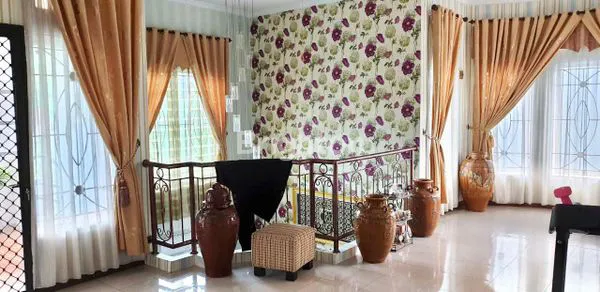 image RUMAH DUA LANTAI POSISI HOOK DEPAN TAMAN  (4)