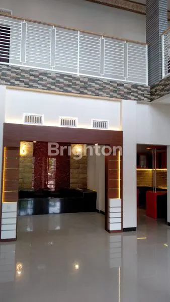 image RUMAH 2 LANTAI EKSLUSIVE TERAWAT SIAP HUNI STRATEGIS DEKAT KOTA (4)