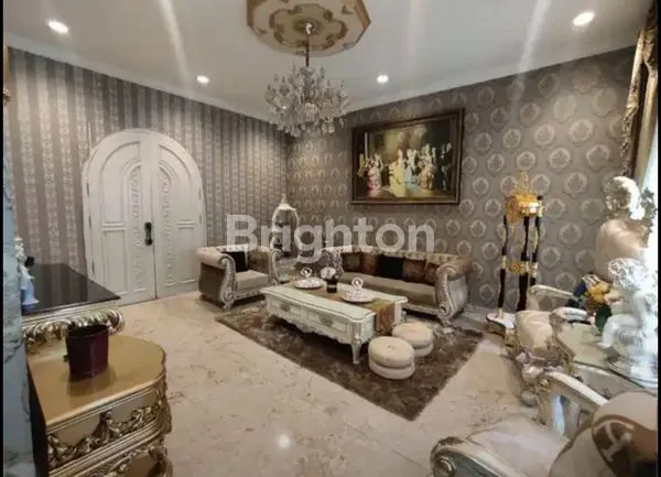 image RUMAH MEWAH DENGAN SWIMMING POOL DI TIRTA GOLF BSD TANGERANG (4)