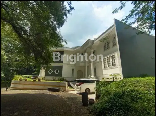 image RUMAH MEWAH DENGAN SWIMMING POOL DI TIRTA GOLF BSD TANGERANG (6)