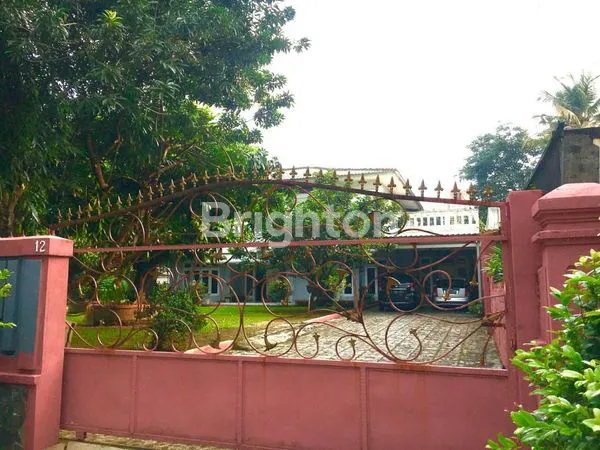 image RUMAH LUAS UNTUK KELUARGA BESAR, NYAMAN DAN ASRI (2)