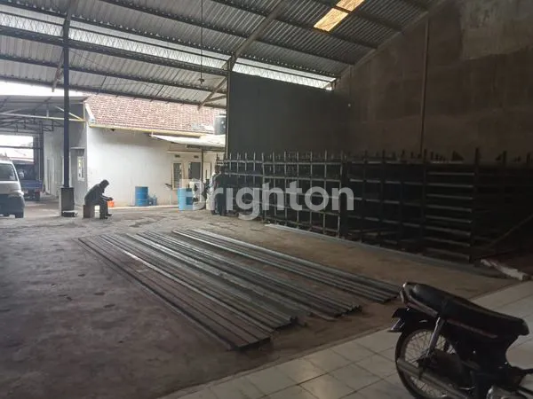 image TOKO BANGUNAN DIJUAL BESERTA ASETNYA DI PAKIS MALANG (1)