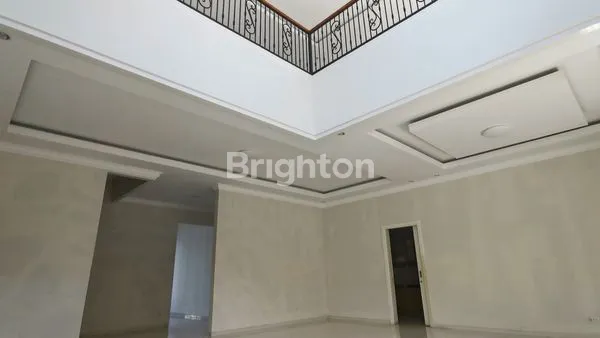 image RUMAH CANTIK 2 LANTAI SIAP HUNI DEKAT CLUB HOUSE DI ARAYA MALANG (6)