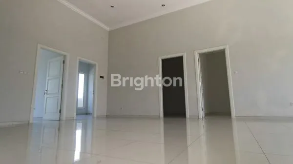 image RUMAH CANTIK 2 LANTAI SIAP HUNI DEKAT CLUB HOUSE DI ARAYA MALANG (9)