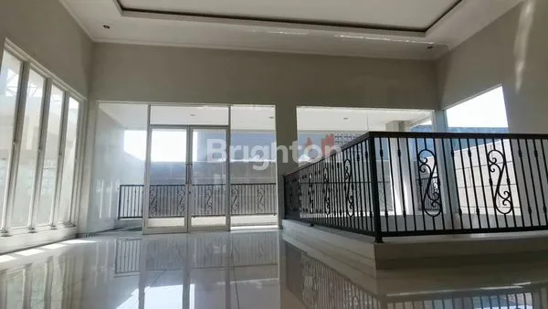 image RUMAH CANTIK 2 LANTAI SIAP HUNI DEKAT CLUB HOUSE DI ARAYA MALANG (10)