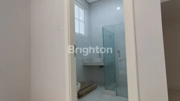 image RUMAH CANTIK DESIGN MENARIK BANGUNAN LEGA DI VILLA GOLF BOULEVARD ARAYA MALANG (6)