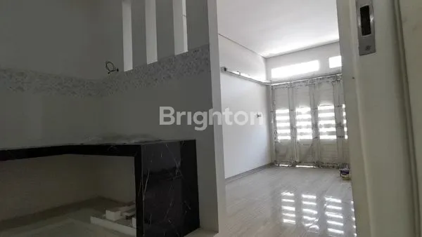 image RUMAH CANTIK DESIGN MENARIK BANGUNAN LEGA DI VILLA GOLF BOULEVARD ARAYA MALANG (8)