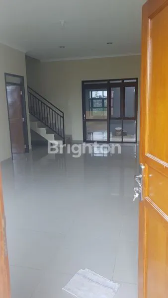 image HARGA TURUN RUMAH TINGKAT PESONA ALAM PADA ASIH CISARUA (4)