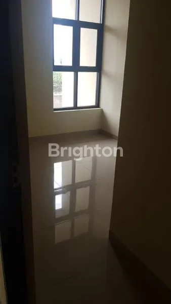 image HARGA TURUN RUMAH TINGKAT PESONA ALAM PADA ASIH CISARUA (2)