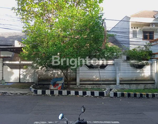 RUMAH KOMERSIAL HITUNG TANAH MURAH STRATEGIS NOL JALAN RAYA SUKOMANUNGGAL JAYA SURABAYA BARAT