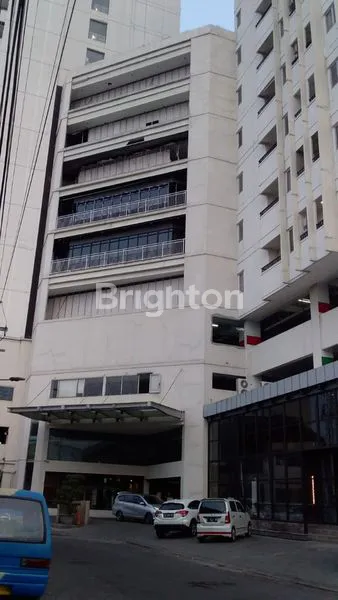 image APARTEMEN TWIN HOTEL SIAP PAKE 1 BR VIEW KOLAM RENANG (1)