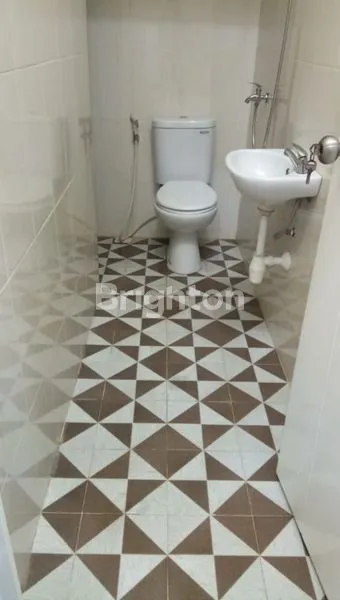 image RUMAH BARU 2 LANTAI PLOSO TIMUR (7)